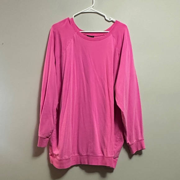 Torrid Hot Pink Classic Fit Ultra Soft Fleece Crew Neck Raglan Sweatshirt Size 3 - Picture 2 of 5